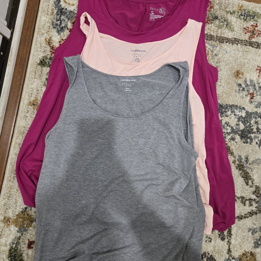 Croft & Barrow Women's Tank Tops - Gray, Pink, and Magenta